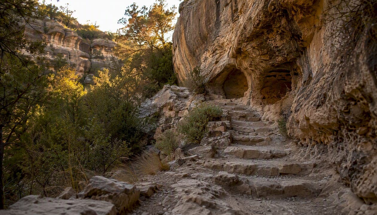 Walnut Canyon Island Trail: Your Complete Hiking Guide