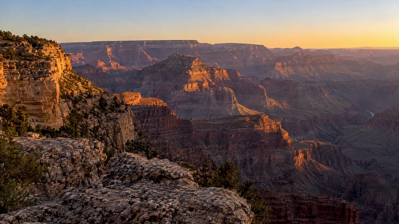 Grand Canyon Golden Hour: When and Where to Catch the Best Light